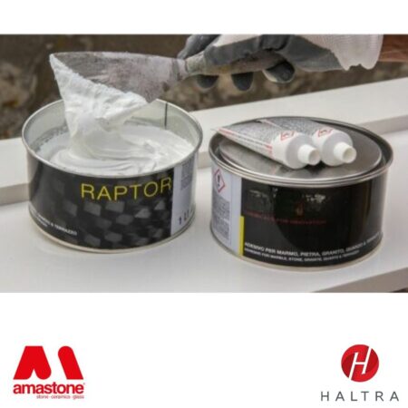 Applicazione Con Spatola Di Mastice Poliepossidico Raptor