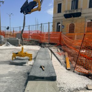 Pinza Sollevamento Cordoli E Manufatti In Calcestruzzo Presa 50 600 Mm E Portata 600 Kg Pzc Ta